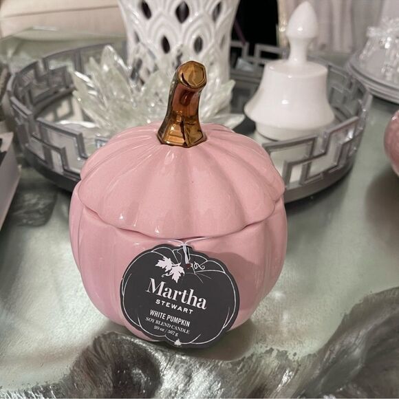 New Martha Stewart Ceramic PINK Pumpkin Candle 20 oz. White Pumpkin scent - Picture 3 of 7